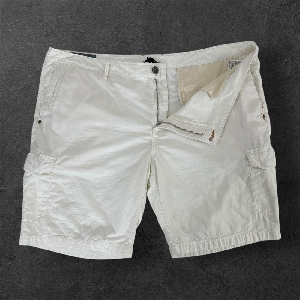 Tommy Bahama Shorts Mens 44 White Cargo 100% Cotton Marlin Embroidered 10 Inseam - Picture 2 of 10
